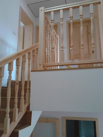 Zábradlí schodiště a galerie v patře